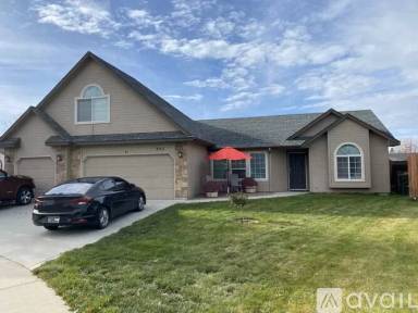 Main picture of 945 N Middlemist Pl