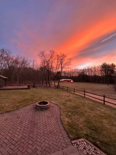 Main picture of 377 Dudley Town Rd