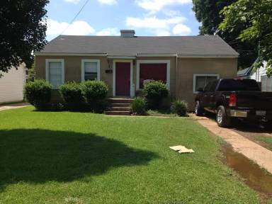 Main picture of 2400 Broadway Dr