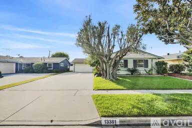 Main picture of 13381 Edinburgh Dr