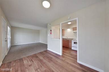 Main picture of 900 N Durham Dr