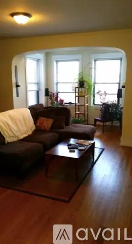 Main picture of 4128 N Pulaski Rd