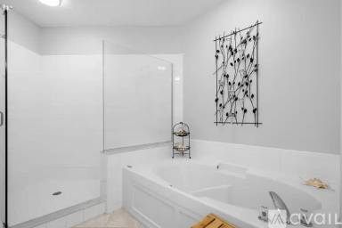 Main picture of 11100 Harbour Yacht Ct