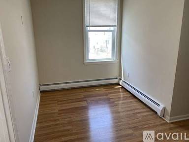 Main picture of 8 Medford St