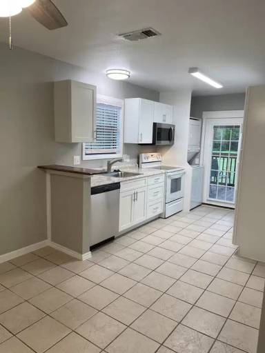 Main picture of 2307 South Austin St; Brenham 77833 - 7