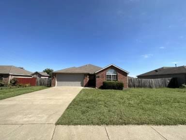 Main picture of 221 Poplar Rd