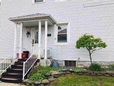 Main picture of 404 Sycamore St