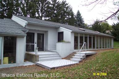Main picture of 118 King Rd W