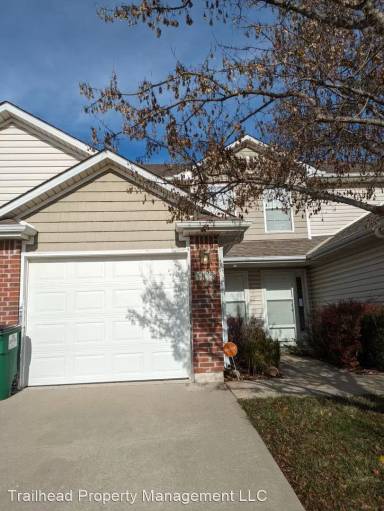Main picture of 805 SW Imperial Ln