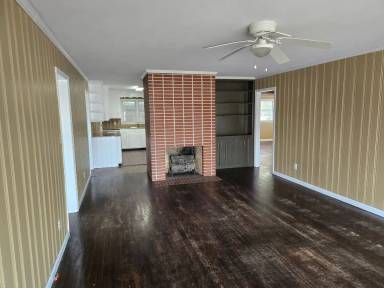 Main picture of 2201 White Oak Dr
