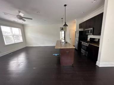 Main picture of 2500 Green Bay Rd