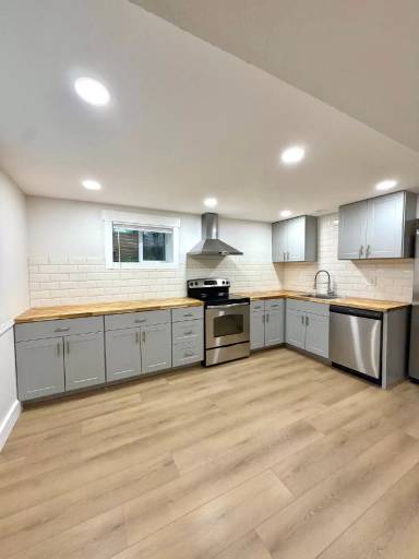 Main picture of 315 SE 151st Ave