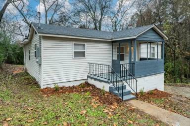Main picture of 406 Forest Rd