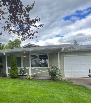 Main picture of 210 NE 165th Ave