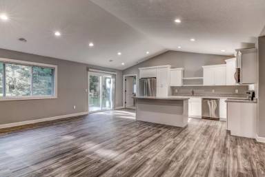 Main picture of 1602 Charleston Dr