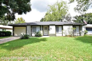 Main picture of 407 S Hawthorn Cir