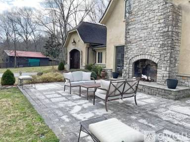 Main picture of 1405 Chickering Rd