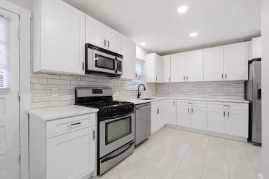 Main picture of 19407 32nd Ave NW
