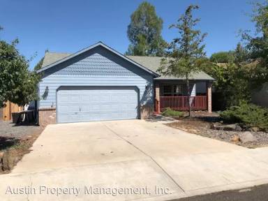 Main picture of 3042 NE Pacific Crest Dr