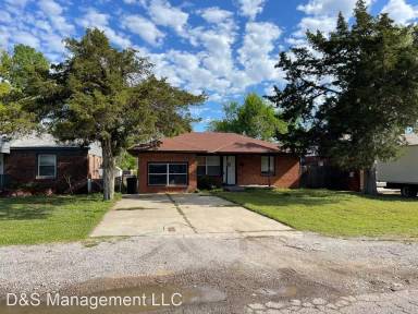 Main picture of 6819 NW 50th St