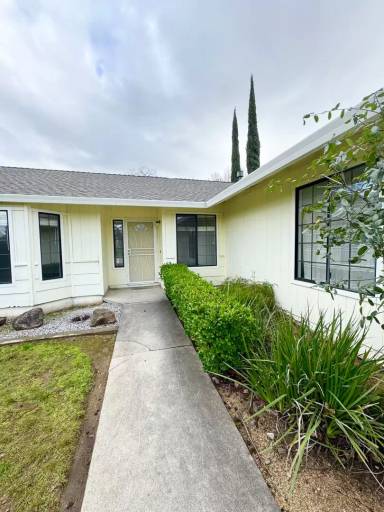 Main picture of 1575 Fresia Way