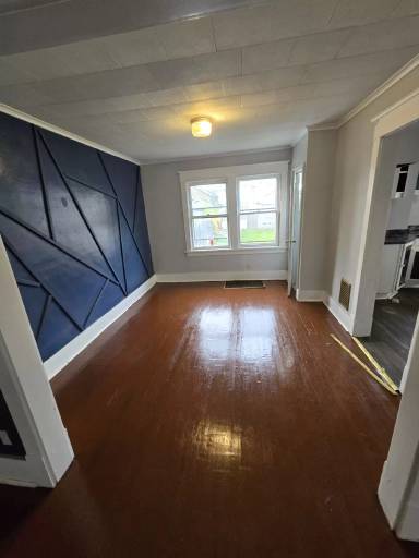 Main picture of 320 Dartmouth Ave