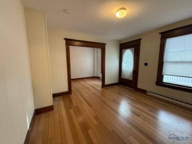 Main picture of 15 E Main St