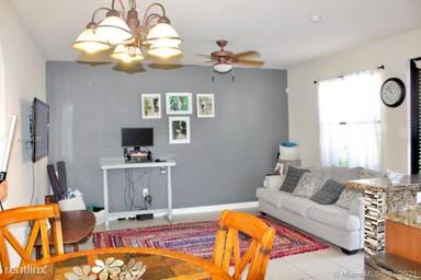 Main picture of 11235 SW 240th St
