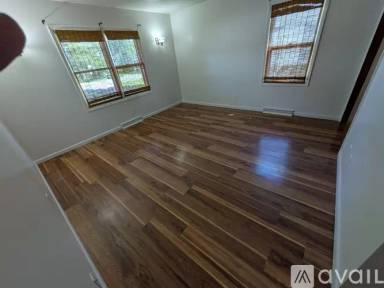 Main picture of 1038 W Maple Ave S