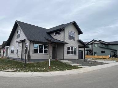 Main picture of 5430 Vahl Way