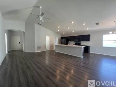 Main picture of 900 Kingfisher Dr