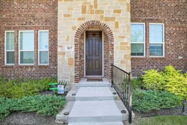 Main picture of 817 Utica Dr