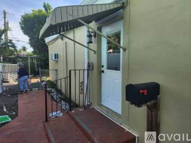 Main picture of 9815 SW 50th St