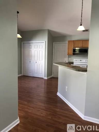 Main picture of 592 W Oak Circle Dr