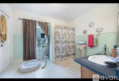 Main picture of 32 W William St
