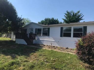 Main picture of 141 Cedar Ln