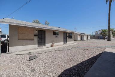 Main picture of 3442 E Melvin St