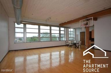 Main picture of 2412 W North Ave