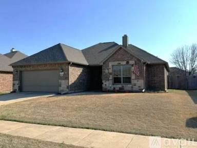 Main picture of 321 Valley Dr
