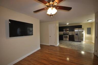 Main picture of 406 Uhlan Ct