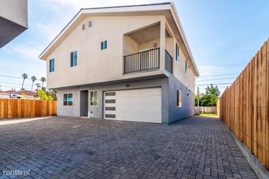 Main picture of 1265 1/2 W 8th St