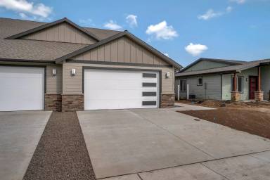 Main picture of 7316 N Grafton St