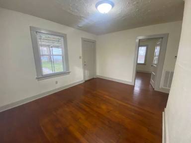 Main picture of 2727 Winter St