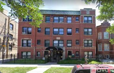 Main picture of 1717 W North Shore Ave