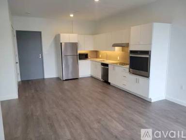 Main picture of 3200 Washington St