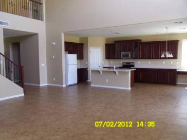 Main picture of 728 W Desert Canyon Dr