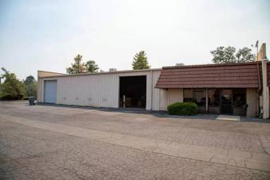 Main picture of 1250 Redwood Blvd