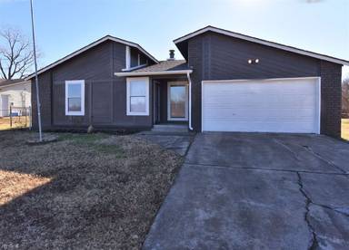 Main picture of 306 E 136th Pl