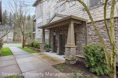 Main picture of 7903 NE Rockne Way