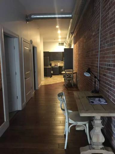 Main picture of 92 Pearl St